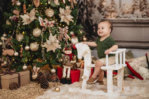 Fotografia de Ensaio de Natal em estúdio temático. Fotógrafo em Vitória, Vila Velha, Casamento, Ensaio Pré-Casamento, Ensaio Pós-Casamento, Ensaio de Casal, 15 Anos, Debutante, Família, Gestante, Maternidade, Aniversário, Social, Estúdio, Corporativo, Mar'