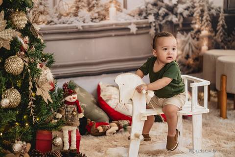 Fotografia de Ensaio de Natal em estúdio temático. Fotógrafo em Vitória, Vila Velha, Casamento, Ensaio Pré-Casamento, Ensaio Pós-Casamento, Ensaio de Casal, 15 Anos, Debutante, Família, Gestante, Maternidade, Aniversário, Social, Estúdio, Corporativo, Mar'