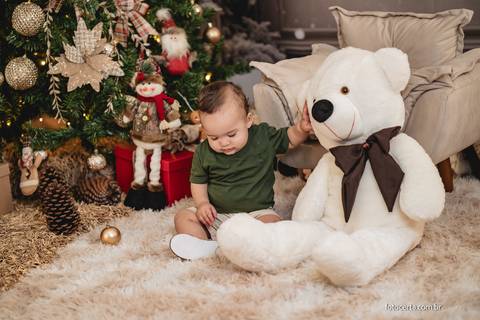 Fotografia de Ensaio de Natal em estúdio temático. Fotógrafo em Vitória, Vila Velha, Casamento, Ensaio Pré-Casamento, Ensaio Pós-Casamento, Ensaio de Casal, 15 Anos, Debutante, Família, Gestante, Maternidade, Aniversário, Social, Estúdio, Corporativo, Mar'