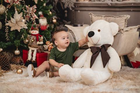 Fotografia de Ensaio de Natal em estúdio temático. Fotógrafo em Vitória, Vila Velha, Casamento, Ensaio Pré-Casamento, Ensaio Pós-Casamento, Ensaio de Casal, 15 Anos, Debutante, Família, Gestante, Maternidade, Aniversário, Social, Estúdio, Corporativo, Mar'