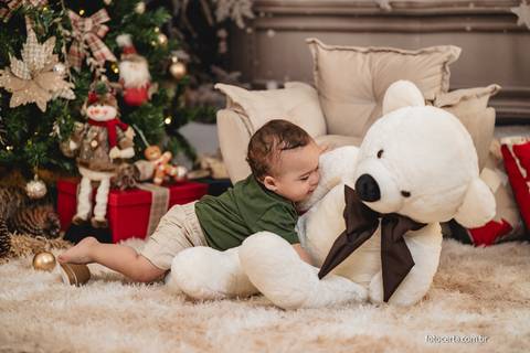 Fotografia de Ensaio de Natal em estúdio temático. Fotógrafo em Vitória, Vila Velha, Casamento, Ensaio Pré-Casamento, Ensaio Pós-Casamento, Ensaio de Casal, 15 Anos, Debutante, Família, Gestante, Maternidade, Aniversário, Social, Estúdio, Corporativo, Mar'