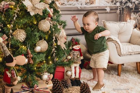 Fotografia de Ensaio de Natal em estúdio temático. Fotógrafo em Vitória, Vila Velha, Casamento, Ensaio Pré-Casamento, Ensaio Pós-Casamento, Ensaio de Casal, 15 Anos, Debutante, Família, Gestante, Maternidade, Aniversário, Social, Estúdio, Corporativo, Mar'