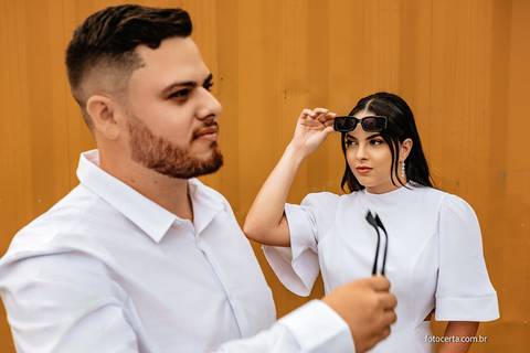 Fotógrafo em Vitória, Vila Velha, Casamento, Ensaio Pré-Casamento, Ensaio Pós-Casamento, Ensaio de Casal, 15 Anos, Debutante, Família, Gestante, Maternidade, Aniversário, Social, Estúdio, Corporativo, Marca Pessoal, Formatura, Escolar '