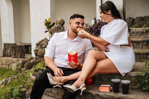 Fotógrafo em Vitória, Vila Velha, Casamento, Ensaio Pré-Casamento, Ensaio Pós-Casamento, Ensaio de Casal, 15 Anos, Debutante, Família, Gestante, Maternidade, Aniversário, Social, Estúdio, Corporativo, Marca Pessoal, Formatura, Escolar '