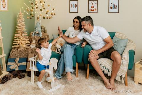 Ensaio de Natal. Fotógrafo em Vitória, Vila Velha, Casamento, Ensaio Pré-Casamento, Ensaio Pós-Casamento, Ensaio de Casal, 15 Anos, Debutante, Família, Gestante, Maternidade, Aniversário, Social, Estúdio, Corporativo, Marca Pessoal, Formatura, Escolar '