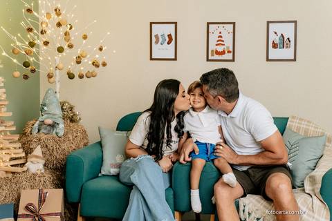 Ensaio de Natal. Fotógrafo em Vitória, Vila Velha, Casamento, Ensaio Pré-Casamento, Ensaio Pós-Casamento, Ensaio de Casal, 15 Anos, Debutante, Família, Gestante, Maternidade, Aniversário, Social, Estúdio, Corporativo, Marca Pessoal, Formatura, Escolar '