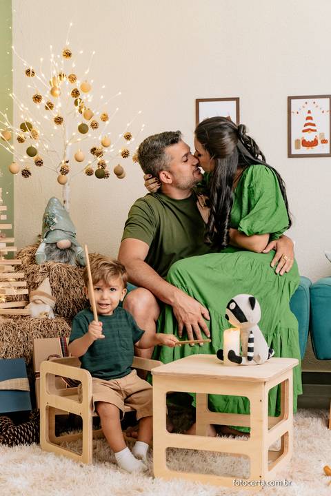 Ensaio de Natal. Fotógrafo em Vitória, Vila Velha, Casamento, Ensaio Pré-Casamento, Ensaio Pós-Casamento, Ensaio de Casal, 15 Anos, Debutante, Família, Gestante, Maternidade, Aniversário, Social, Estúdio, Corporativo, Marca Pessoal, Formatura, Escolar '