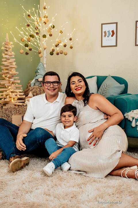 Ensaio de Natal. Fotógrafo em Vitória, Vila Velha, Casamento, Ensaio Pré-Casamento, Ensaio Pós-Casamento, Ensaio de Casal, 15 Anos, Debutante, Família, Gestante, Maternidade, Aniversário, Social, Estúdio, Corporativo, Marca Pessoal, Formatura, Escolar '