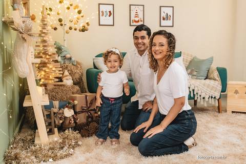 Ensaio de Natal. Fotógrafo em Vitória, Vila Velha, Casamento, Ensaio Pré-Casamento, Ensaio Pós-Casamento, Ensaio de Casal, 15 Anos, Debutante, Família, Gestante, Maternidade, Aniversário, Social, Estúdio, Corporativo, Marca Pessoal, Formatura, Escolar '
