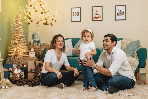Ensaio de Natal. Fotógrafo em Vitória, Vila Velha, Casamento, Ensaio Pré-Casamento, Ensaio Pós-Casamento, Ensaio de Casal, 15 Anos, Debutante, Família, Gestante, Maternidade, Aniversário, Social, Estúdio, Corporativo, Marca Pessoal, Formatura, Escolar '