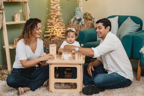 Ensaio de Natal. Fotógrafo em Vitória, Vila Velha, Casamento, Ensaio Pré-Casamento, Ensaio Pós-Casamento, Ensaio de Casal, 15 Anos, Debutante, Família, Gestante, Maternidade, Aniversário, Social, Estúdio, Corporativo, Marca Pessoal, Formatura, Escolar '