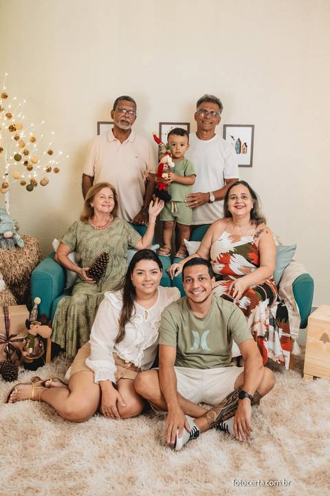 Ensaio de Natal. Fotógrafo em Vitória, Vila Velha, Casamento, Ensaio Pré-Casamento, Ensaio Pós-Casamento, Ensaio de Casal, 15 Anos, Debutante, Família, Gestante, Maternidade, Aniversário, Social, Estúdio, Corporativo, Marca Pessoal, Formatura, Escolar '