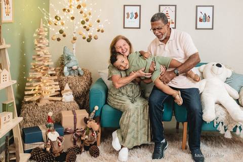 Ensaio de Natal. Fotógrafo em Vitória, Vila Velha, Casamento, Ensaio Pré-Casamento, Ensaio Pós-Casamento, Ensaio de Casal, 15 Anos, Debutante, Família, Gestante, Maternidade, Aniversário, Social, Estúdio, Corporativo, Marca Pessoal, Formatura, Escolar '