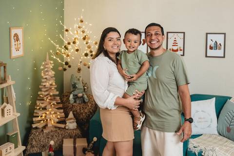 Ensaio de Natal. Fotógrafo em Vitória, Vila Velha, Casamento, Ensaio Pré-Casamento, Ensaio Pós-Casamento, Ensaio de Casal, 15 Anos, Debutante, Família, Gestante, Maternidade, Aniversário, Social, Estúdio, Corporativo, Marca Pessoal, Formatura, Escolar '