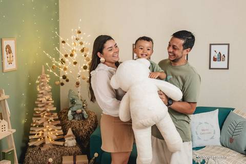 Ensaio de Natal. Fotógrafo em Vitória, Vila Velha, Casamento, Ensaio Pré-Casamento, Ensaio Pós-Casamento, Ensaio de Casal, 15 Anos, Debutante, Família, Gestante, Maternidade, Aniversário, Social, Estúdio, Corporativo, Marca Pessoal, Formatura, Escolar '