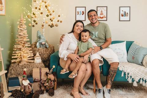 Ensaio de Natal. Fotógrafo em Vitória, Vila Velha, Casamento, Ensaio Pré-Casamento, Ensaio Pós-Casamento, Ensaio de Casal, 15 Anos, Debutante, Família, Gestante, Maternidade, Aniversário, Social, Estúdio, Corporativo, Marca Pessoal, Formatura, Escolar '