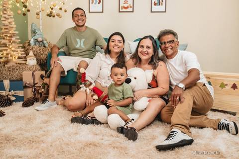 Ensaio de Natal. Fotógrafo em Vitória, Vila Velha, Casamento, Ensaio Pré-Casamento, Ensaio Pós-Casamento, Ensaio de Casal, 15 Anos, Debutante, Família, Gestante, Maternidade, Aniversário, Social, Estúdio, Corporativo, Marca Pessoal, Formatura, Escolar '