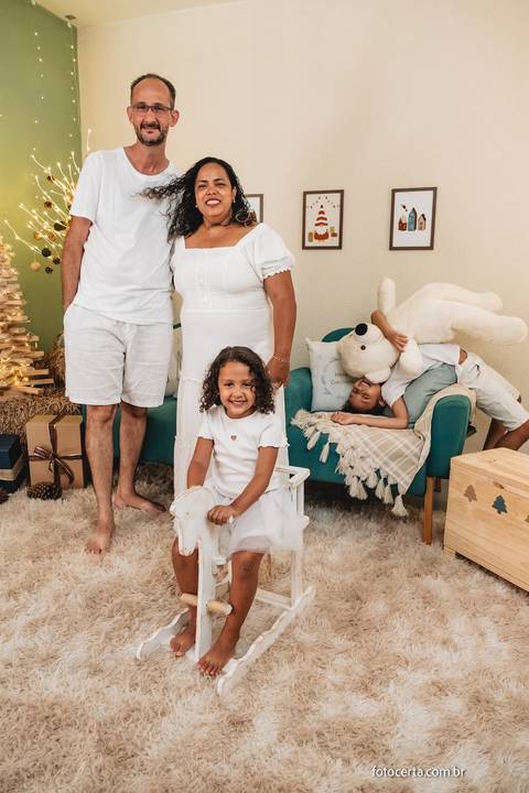 Ensaio de Natal. Fotógrafo em Vitória, Vila Velha, Casamento, Ensaio Pré-Casamento, Ensaio Pós-Casamento, Ensaio de Casal, 15 Anos, Debutante, Família, Gestante, Maternidade, Aniversário, Social, Estúdio, Corporativo, Marca Pessoal, Formatura, Escolar '
