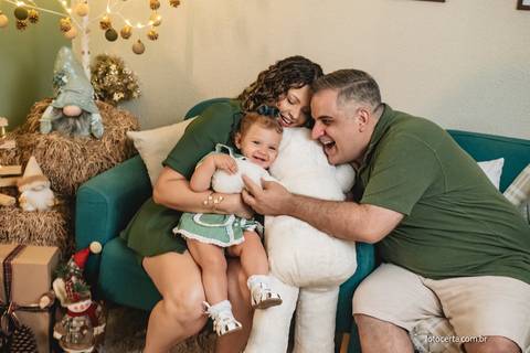 Fotógrafo em Vitória, Vila Velha, Casamento, Ensaio Pré-Casamento, Ensaio Pós-Casamento, Ensaio de Casal, 15 Anos, Debutante, Família, Gestante, Maternidade, Aniversário, Social, Estúdio, Corporativo, Marca Pessoal, Formatura, Escolar '