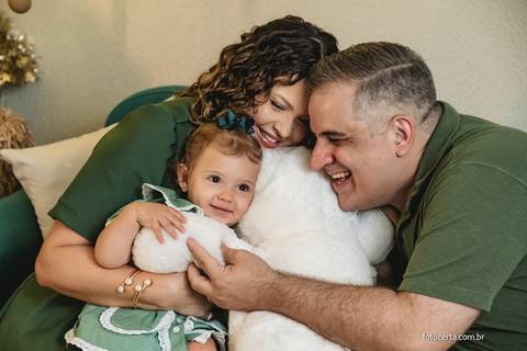 Fotógrafo em Vitória, Vila Velha, Casamento, Ensaio Pré-Casamento, Ensaio Pós-Casamento, Ensaio de Casal, 15 Anos, Debutante, Família, Gestante, Maternidade, Aniversário, Social, Estúdio, Corporativo, Marca Pessoal, Formatura, Escolar '