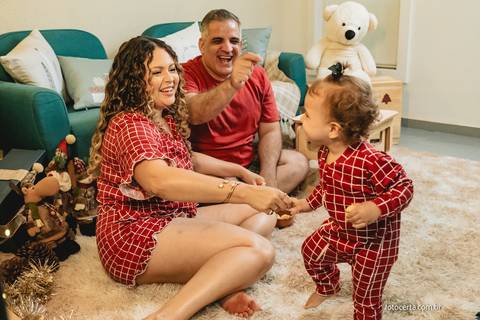 Fotógrafo em Vitória, Vila Velha, Casamento, Ensaio Pré-Casamento, Ensaio Pós-Casamento, Ensaio de Casal, 15 Anos, Debutante, Família, Gestante, Maternidade, Aniversário, Social, Estúdio, Corporativo, Marca Pessoal, Formatura, Escolar '