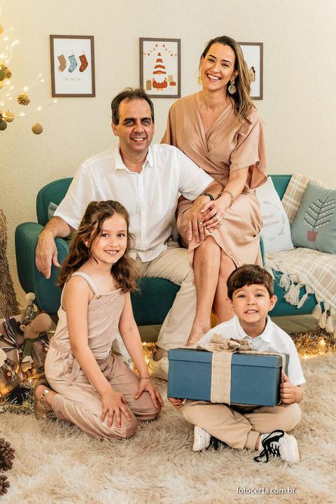 Fotógrafo em Vitória, Vila Velha, Casamento, Ensaio Pré-Casamento, Ensaio Pós-Casamento, Ensaio de Casal, 15 Anos, Debutante, Família, Gestante, Maternidade, Aniversário, Social, Estúdio, Corporativo, Marca Pessoal, Formatura, Escolar '