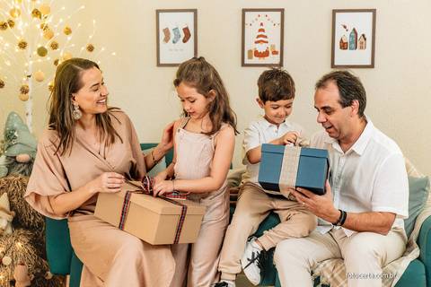 Fotógrafo em Vitória, Vila Velha, Casamento, Ensaio Pré-Casamento, Ensaio Pós-Casamento, Ensaio de Casal, 15 Anos, Debutante, Família, Gestante, Maternidade, Aniversário, Social, Estúdio, Corporativo, Marca Pessoal, Formatura, Escolar '