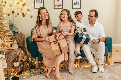 Fotógrafo em Vitória, Vila Velha, Casamento, Ensaio Pré-Casamento, Ensaio Pós-Casamento, Ensaio de Casal, 15 Anos, Debutante, Família, Gestante, Maternidade, Aniversário, Social, Estúdio, Corporativo, Marca Pessoal, Formatura, Escolar '