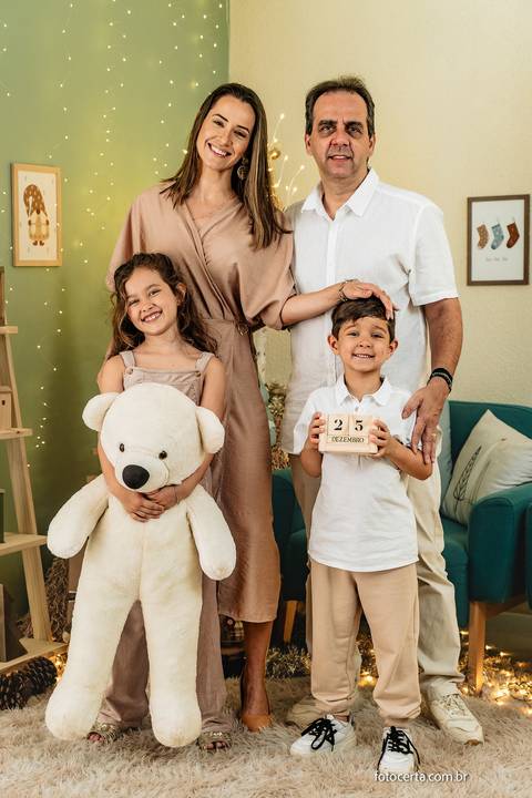 Fotógrafo em Vitória, Vila Velha, Casamento, Ensaio Pré-Casamento, Ensaio Pós-Casamento, Ensaio de Casal, 15 Anos, Debutante, Família, Gestante, Maternidade, Aniversário, Social, Estúdio, Corporativo, Marca Pessoal, Formatura, Escolar '
