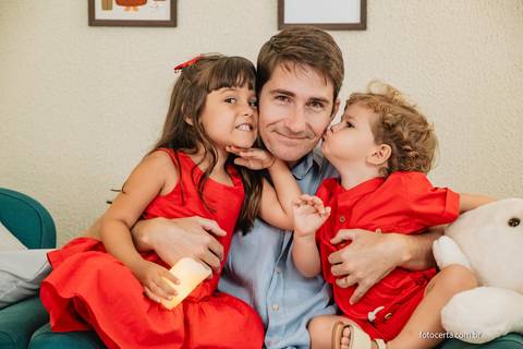 Fotógrafo em Vitória, Vila Velha, Casamento, Ensaio Pré-Casamento, Ensaio Pós-Casamento, Ensaio de Casal, 15 Anos, Debutante, Família, Gestante, Maternidade, Aniversário, Social, Estúdio, Corporativo, Marca Pessoal, Formatura, Escolar '
