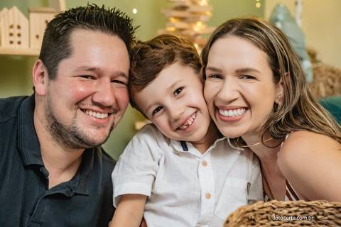 Fotógrafo em Vitória, Vila Velha, Casamento, Ensaio Pré-Casamento, Ensaio Pós-Casamento, Ensaio de Casal, 15 Anos, Debutante, Família, Gestante, Maternidade, Aniversário, Social, Estúdio, Corporativo, Marca Pessoal, Formatura, Escolar '
