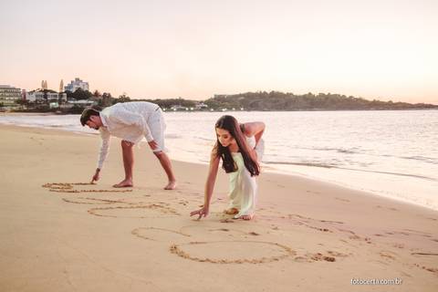 Fotógrafo em Vitória, Vila Velha, Casamento, Ensaio Pré-Casamento, Ensaio Pós-Casamento, Ensaio de Casal, 15 Anos, Debutante, Família, Gestante, Maternidade, Aniversário, Social, Estúdio, Corporativo, Marca Pessoal, Formatura, Escolar '