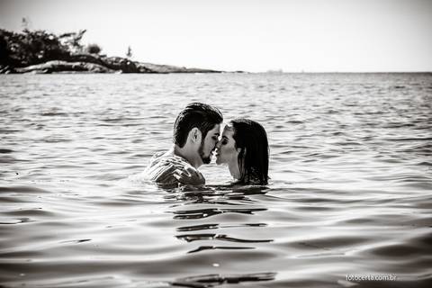 Fotógrafo em Vitória, Vila Velha, Casamento, Ensaio Pré-Casamento, Ensaio Pós-Casamento, Ensaio de Casal, 15 Anos, Debutante, Família, Gestante, Maternidade, Aniversário, Social, Estúdio, Corporativo, Marca Pessoal, Formatura, Escolar '