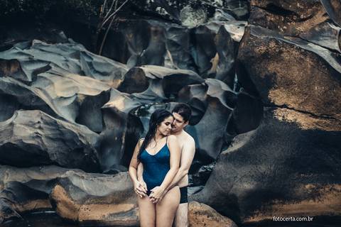 Fotógrafo em Vitória, Vila Velha, Casamento, Ensaio Pré-Casamento, Ensaio Pós-Casamento, Ensaio de Casal, 15 Anos, Debutante, Família, Gestante, Maternidade, Aniversário, Social, Estúdio, Corporativo, Marca Pessoal, Formatura, Escolar '