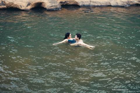 Fotógrafo em Vitória, Vila Velha, Casamento, Ensaio Pré-Casamento, Ensaio Pós-Casamento, Ensaio de Casal, 15 Anos, Debutante, Família, Gestante, Maternidade, Aniversário, Social, Estúdio, Corporativo, Marca Pessoal, Formatura, Escolar '