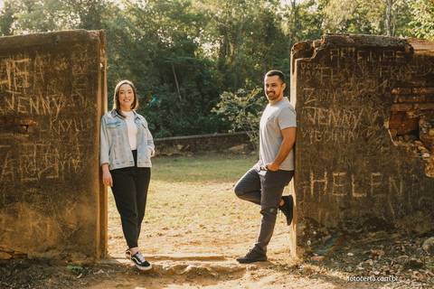Fotógrafo em Vitória, Vila Velha, Casamento, Ensaio Pré-Casamento, Ensaio Pós-Casamento, Ensaio de Casal, 15 Anos, Debutante, Família, Gestante, Maternidade, Aniversário, Social, Estúdio, Corporativo, Marca Pessoal, Formatura, Escolar '