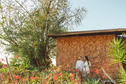 Fotógrafo em Vitória, Vila Velha, Casamento, Ensaio Pré-Casamento, Ensaio Pós-Casamento, Ensaio de Casal, 15 Anos, Debutante, Família, Gestante, Maternidade, Aniversário, Social, Estúdio, Corporativo, Marca Pessoal, Formatura, Escolar '