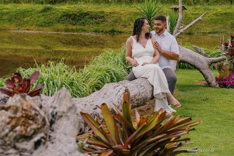 Fotógrafo em Vitória, Vila Velha, Casamento, Ensaio Pré-Casamento, Ensaio Pós-Casamento, Ensaio de Casal, 15 Anos, Debutante, Família, Gestante, Maternidade, Aniversário, Social, Estúdio, Corporativo, Marca Pessoal, Formatura, Escolar '