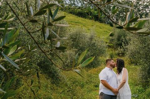 Fotógrafo em Vitória, Vila Velha, Casamento, Ensaio Pré-Casamento, Ensaio Pós-Casamento, Ensaio de Casal, 15 Anos, Debutante, Família, Gestante, Maternidade, Aniversário, Social, Estúdio, Corporativo, Marca Pessoal, Formatura, Escolar '