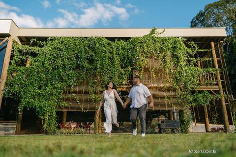 Fotógrafo em Vitória, Vila Velha, Casamento, Ensaio Pré-Casamento, Ensaio Pós-Casamento, Ensaio de Casal, 15 Anos, Debutante, Família, Gestante, Maternidade, Aniversário, Social, Estúdio, Corporativo, Marca Pessoal, Formatura, Escolar '