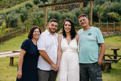 Fotógrafo em Vitória, Vila Velha, Casamento, Ensaio Pré-Casamento, Ensaio Pós-Casamento, Ensaio de Casal, 15 Anos, Debutante, Família, Gestante, Maternidade, Aniversário, Social, Estúdio, Corporativo, Marca Pessoal, Formatura, Escolar '