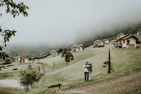 Fotografia de Ensaio Pré-Casamento na Cervejaria Altezza e Pousada Bela Aurora em Venda Nova do Imigrante e Pedra Azul - ES'