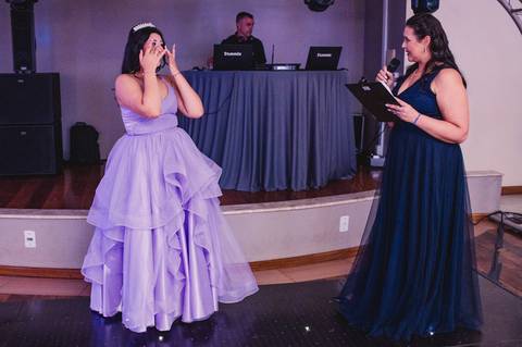 Festa de 15 anos - mãe fazendo homenagem para a debutante'