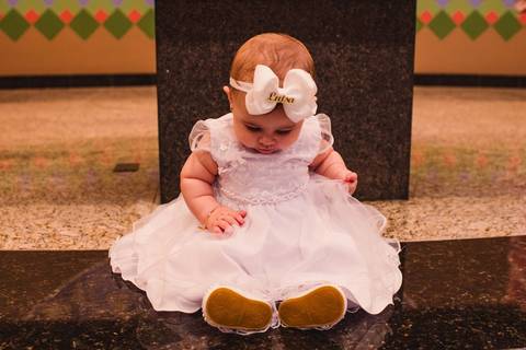 hehehe, chuva abençoada!) foi o batizado da pequena e fofa Luísa!
Batizado na Paróquia Sagrado Coração de Jesus - Timbaúva - Montenegro - RS - criança no altar, após a missa'