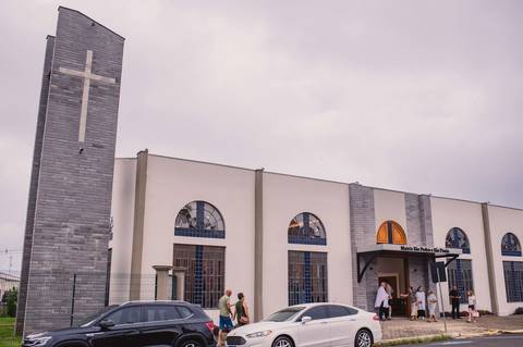 Cedinho, numa manhã abafada de domingo de tempo fechado (saímos da Igreja abaixo de chuva, hehehe, chuva abençoada!) foi o batizado da pequena e fofa Luísa!
Batizado na Paróquia Sagrado Coração de Jesus - Timbaúva - Montenegro - RS
'