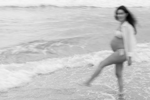 ensaio gestante na praia da Reserva'