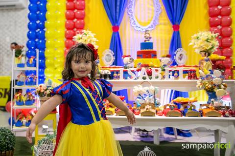 aniversariante dançando'