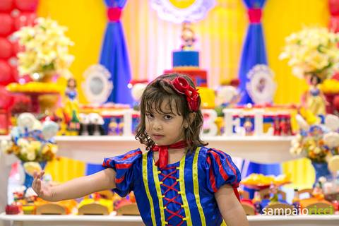 aniversariante dançando'