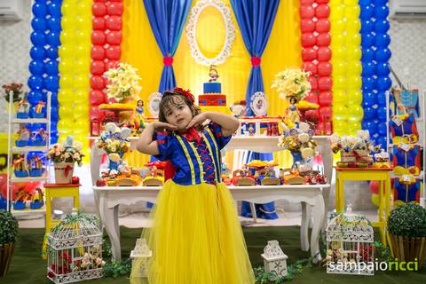 aniversariante dançando'