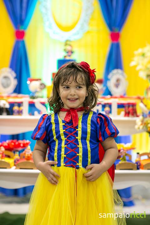 aniversariante dançando'